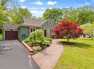 31 Rowley Dr, Rochester, NY 14624