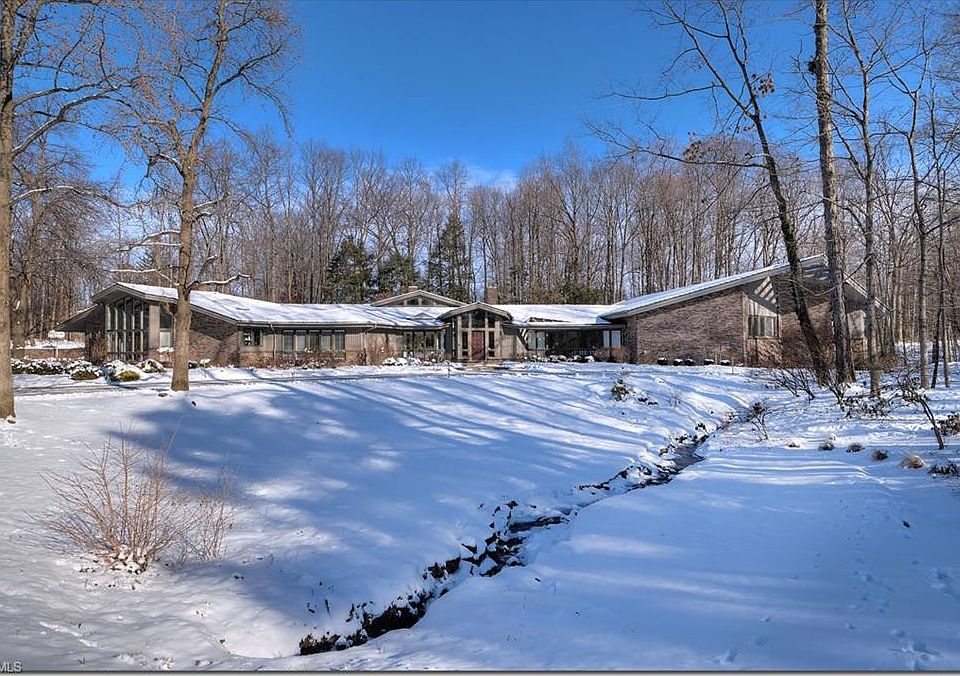 1st image of 31350 Ainsworth Dr
