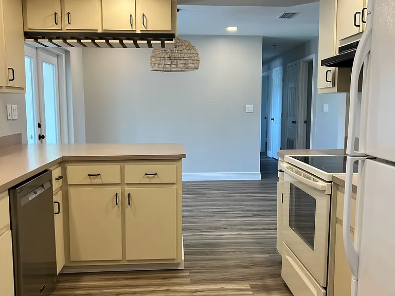 2316 Monty Ln — Photo 6