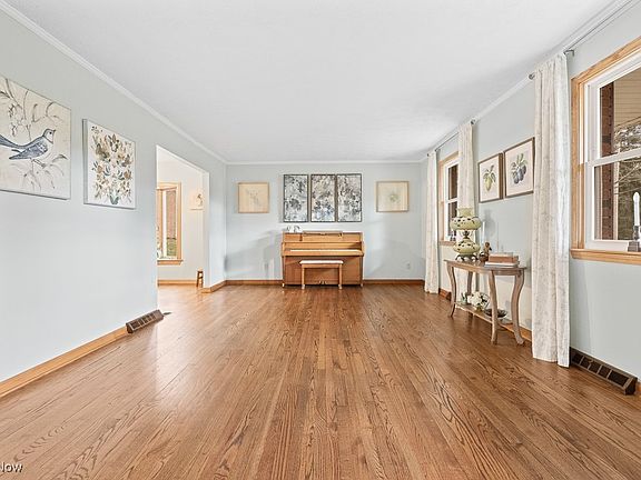 3rd image of 3605 Knollwood Ln