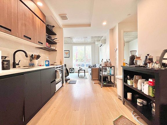 2nd image of 152 Manhattan Ave APT 2E