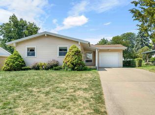 1635 Born Ave, Dubuque, IA 52001