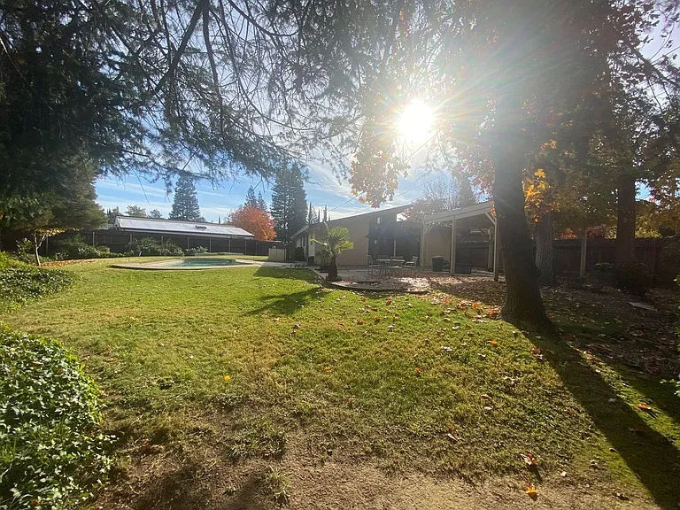 4937 Clear Cir — Photo 31