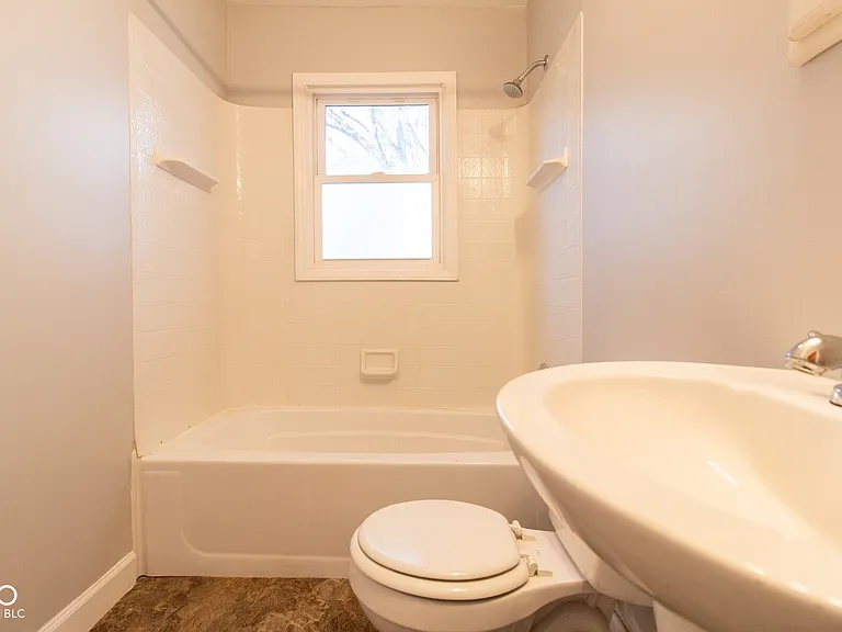 2510 W 38th St — Photo 13