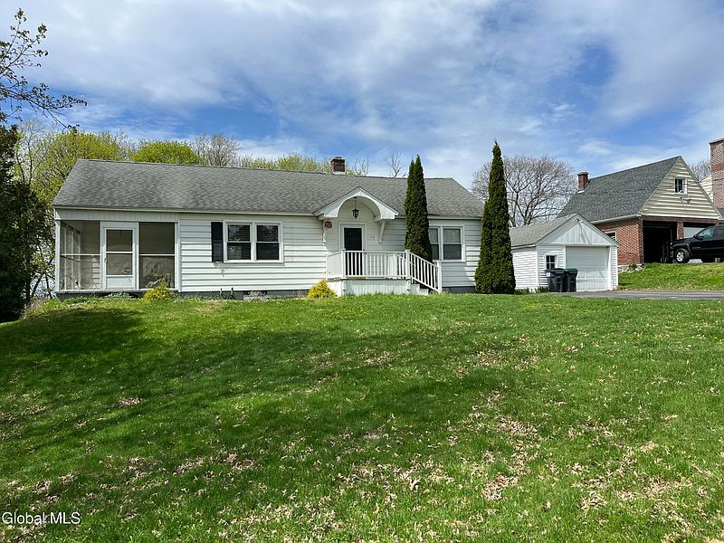 2nd image of 113 Valleyview Avenue