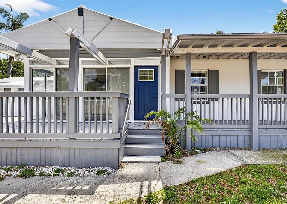 3620 E Tampa Cir