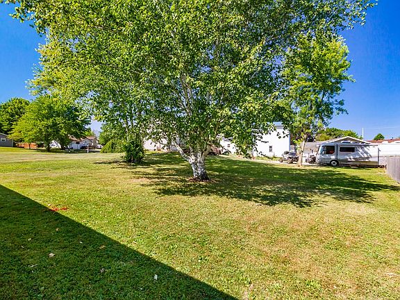 4th image of 1448 Jacobson Ave