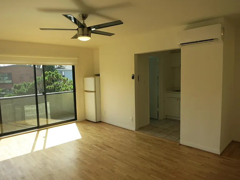11919 Idaho Ave #4 — Photo 5