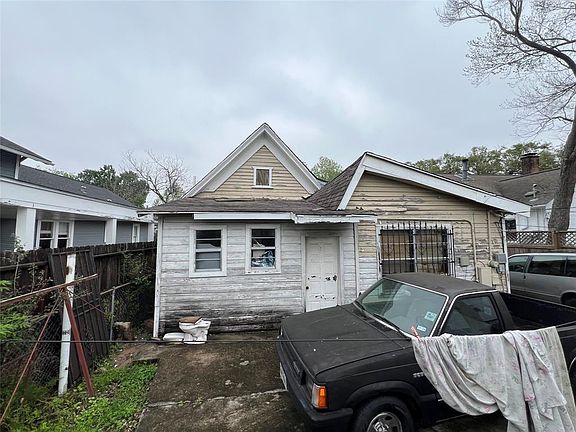 3rd image of 1437 Ashland Street
