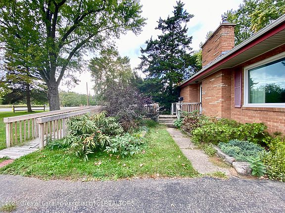 3rd image of 7791 E Saginaw Hwy