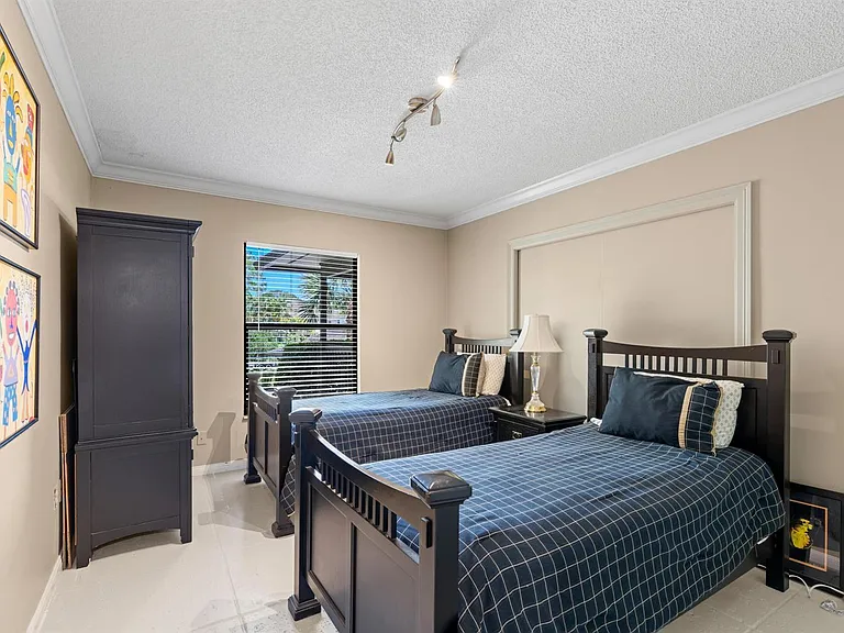2835 Polo Island Dr #H202 — Photo 25