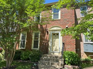 10333 Emerald Rock Dr, Oakton, VA 22124