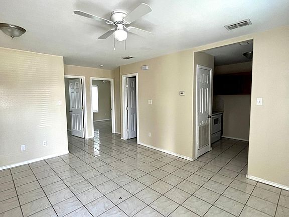 4th image of 122 W Schunior St #11