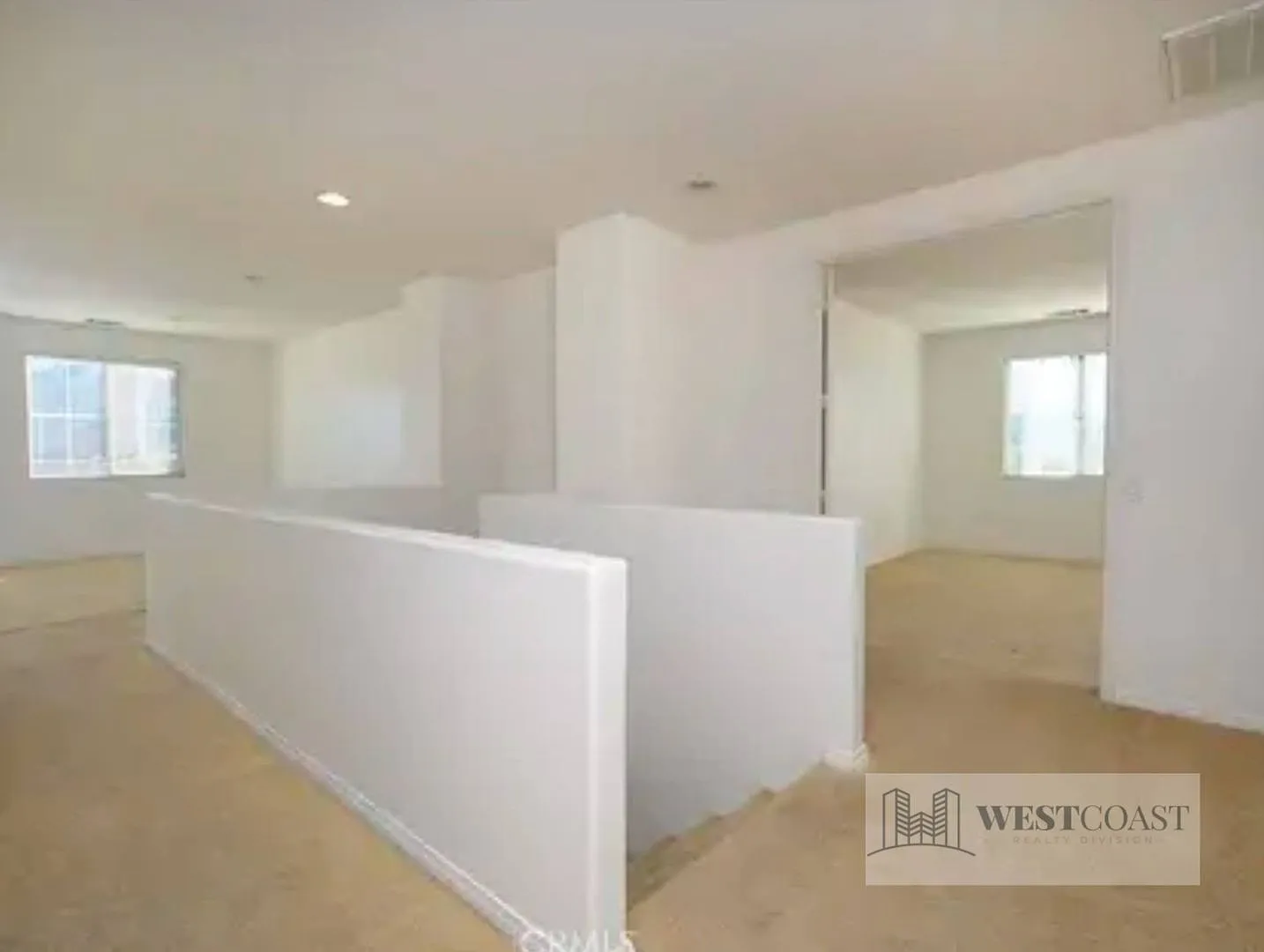 Rosetta Canyon Gem!- 4 Bedroom 3 Bath Plus Large Bonus Room. — Photo 4