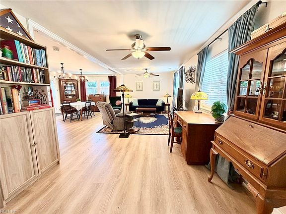 3rd image of 3116 Bow Creek Blvd