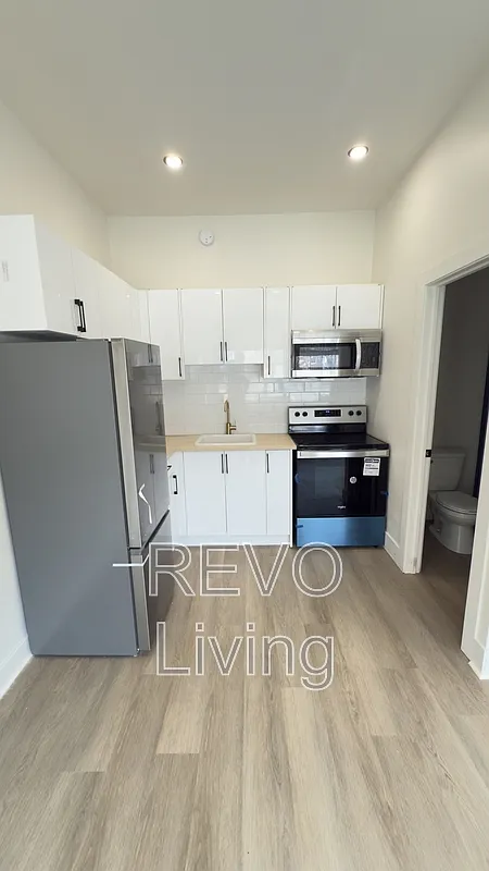 Studio, 1.0 bath, 1000 sqft, $1,350 — Photo 1