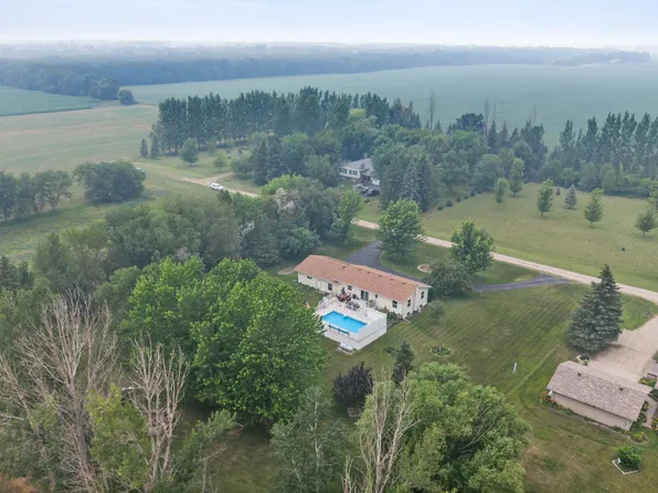 613 77th Ave NW, Moorhead, MN 56560