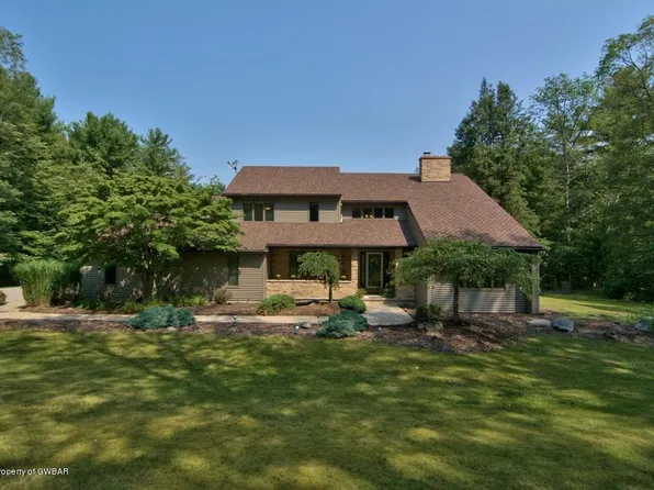 121 Sandwedge Dr, Mountain Top, PA 18707