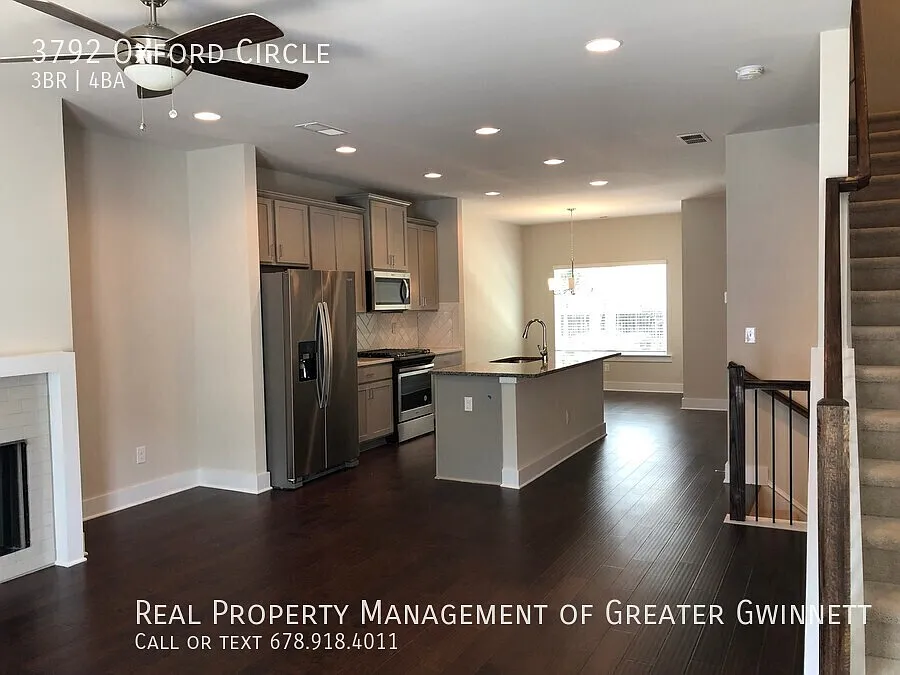 Elegant Town Home in a GREAT location — Photo 3