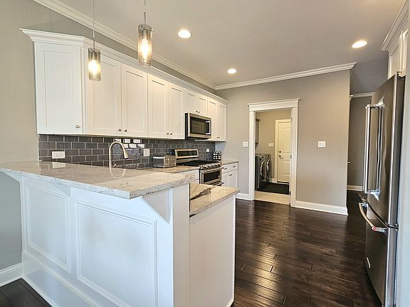 5th image of 10628 Revere Cir