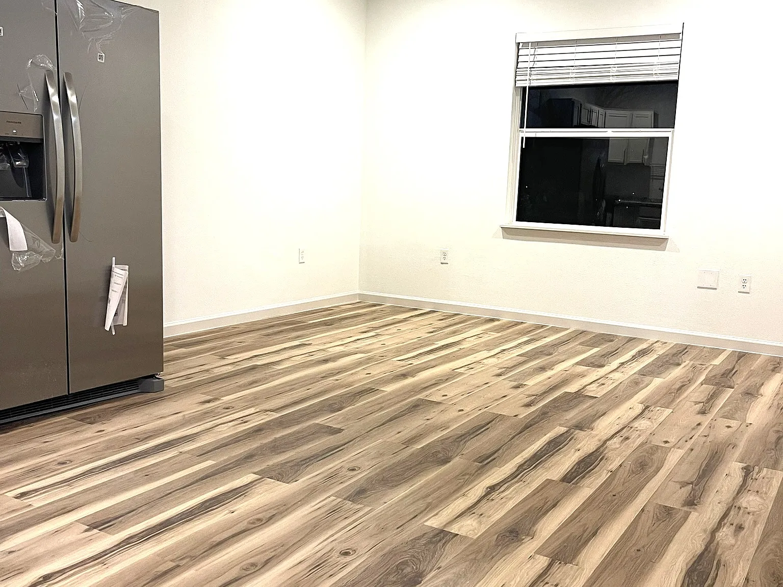 400 W Maple St — Photo 2