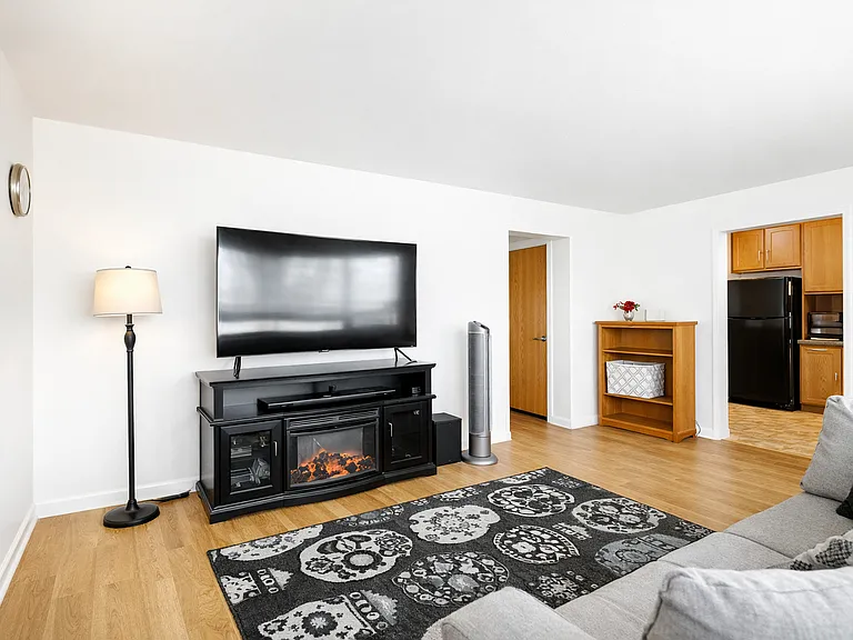 848 Ogden Cir — Photo 4