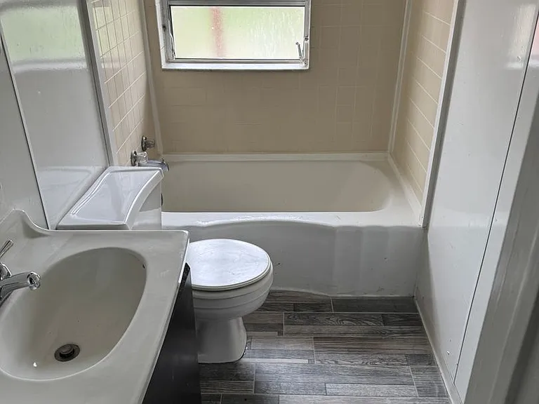 2313 N Headley Rd — Photo 8