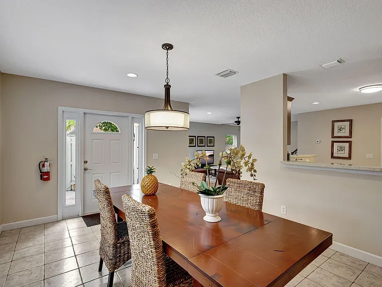 13792 Yarmouth Dr — Photo 20