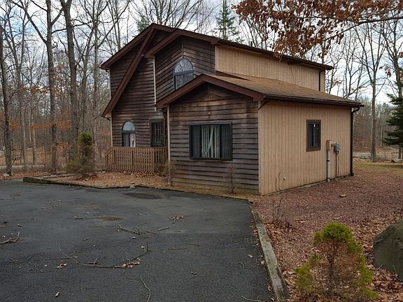 2nd image of 205 Swartsburo Dr
