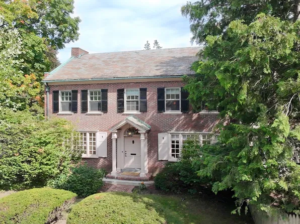 112 Russell St, Worcester, MA 01609