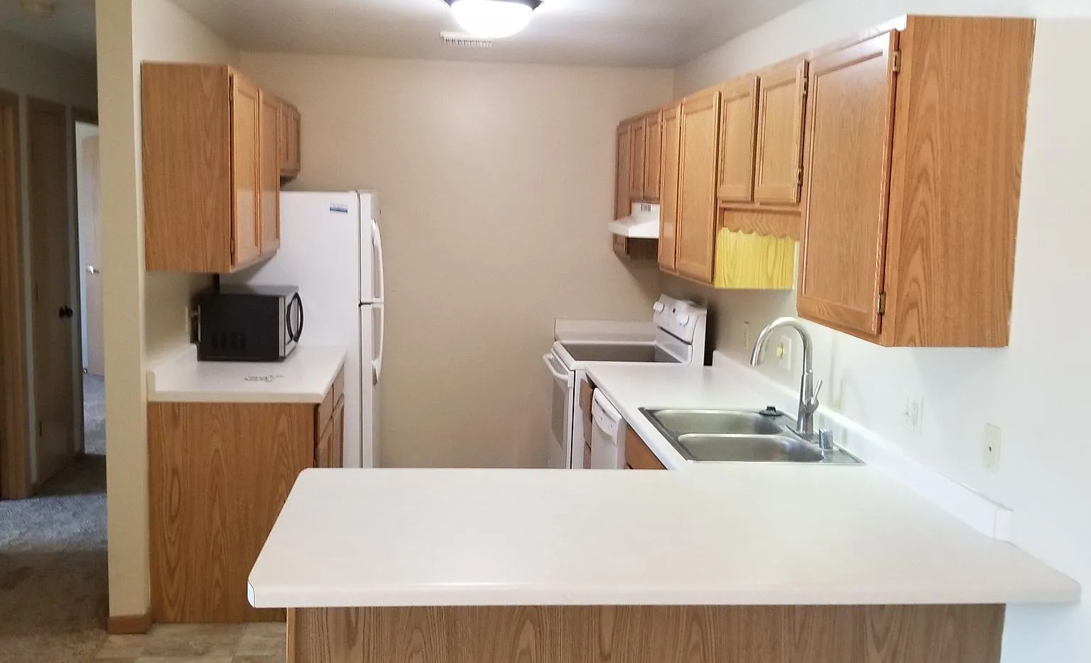 2200 Sylvan Way — Photo 4