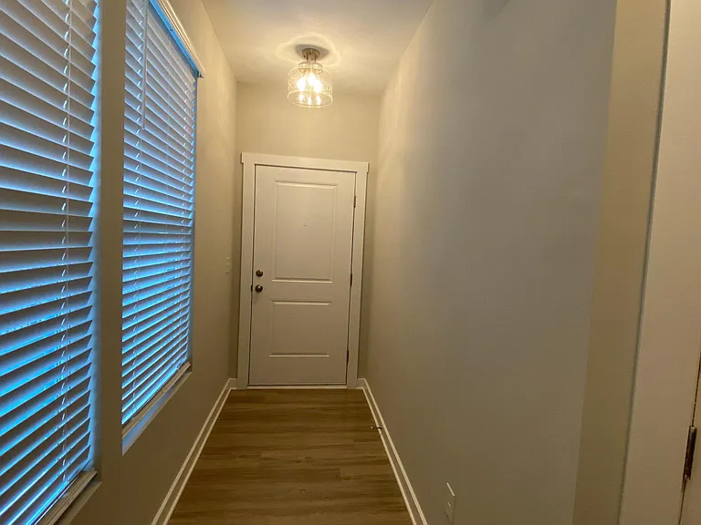512 Main St — Photo 3