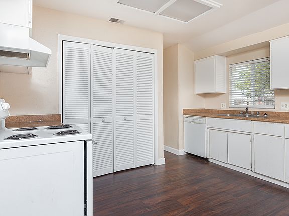 5th image of 5965 N Haven Dr
