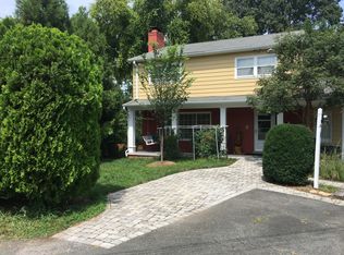 5011 N Carlin Springs Rd, Arlington, VA 22203