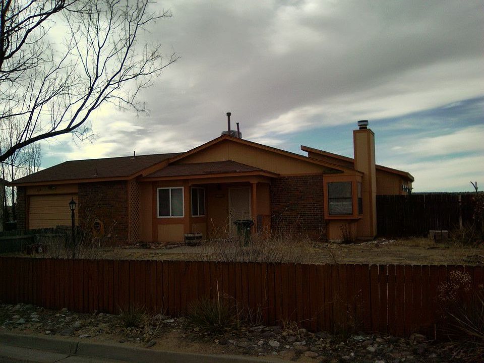 1st image of 462 Apache Loop SW