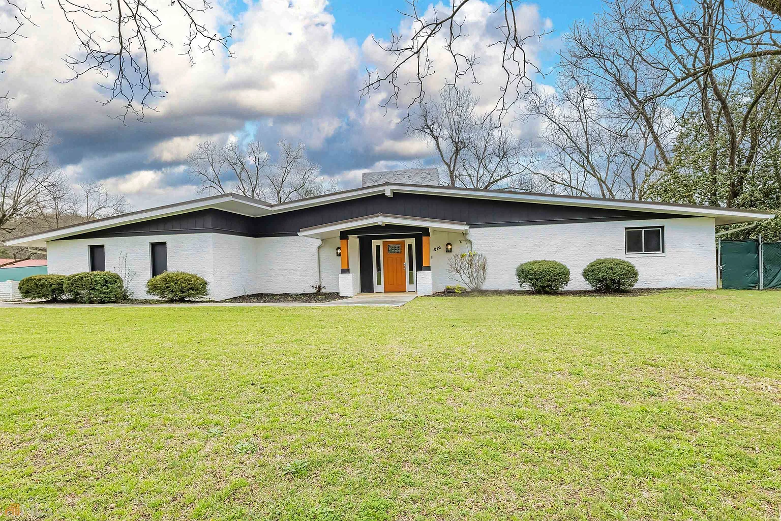312 Collier Rd photo 1