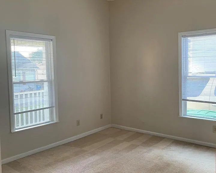 121 Ervin St — Photo 10