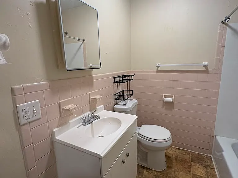 240 Sheffield Ave #B1B — Photo 8