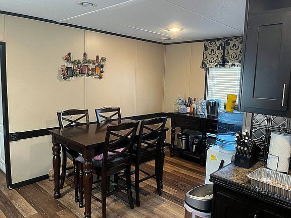 2nd image of 3865 Parkway Dr