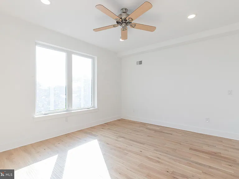 2406 W Master St #2 — Photo 15
