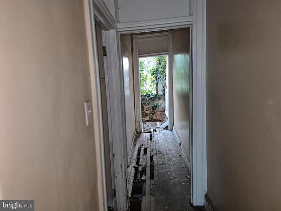 5th image of 516 N Franklintown Rd