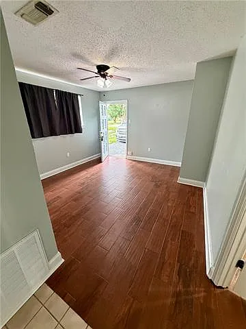 718 Lake Ave — Photo 2