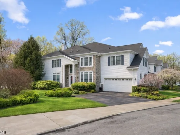48 Bovensiepen Ct, Roseland Boro, NJ 07068