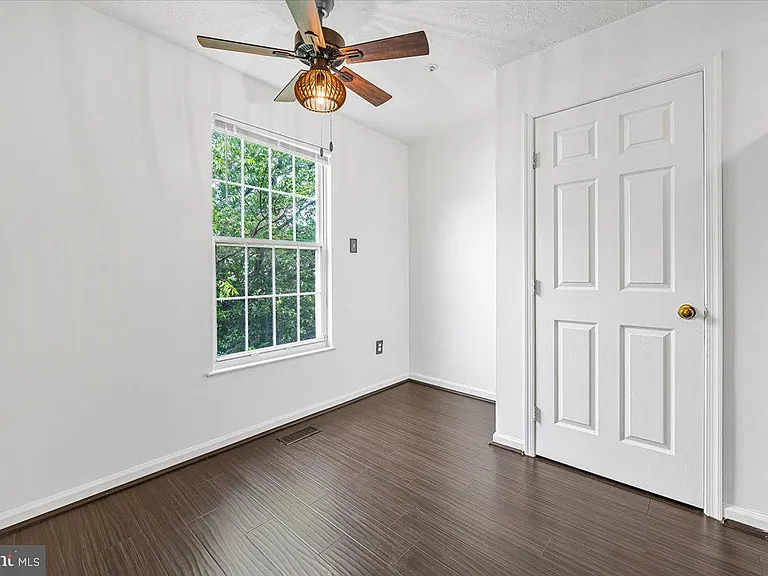 11304 Southlakes Dr — Photo 23