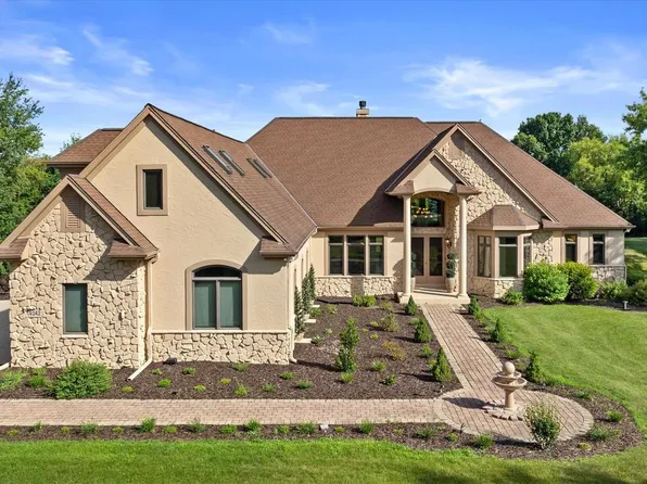 4042 Coopers Hawk DRIVE, Hubertus, WI 53033