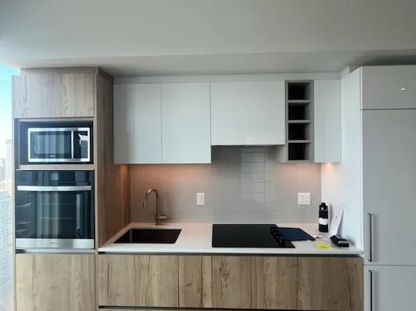 319 Jarvis St, Toronto, ON