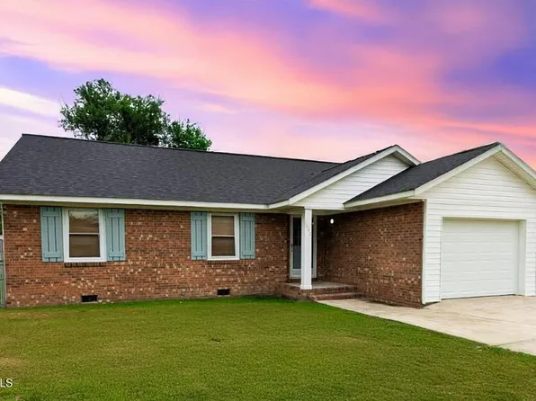 1602 Fairground Rd, Dunn, NC 28334