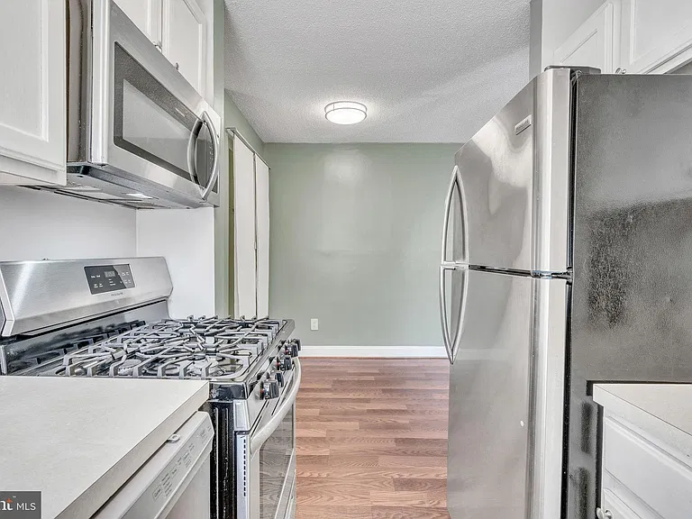 2237 Farrington Ave #203 — Photo 12