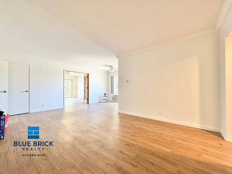 942 N Gardner St #204 — Photo 13
