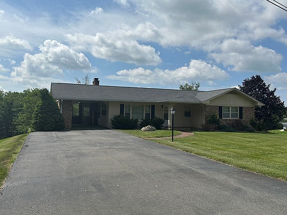 4th image of 305 Edgewood Dr